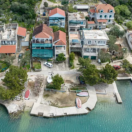 By The Sea Luka Dubrava, Peljesac - 13632 Putniković